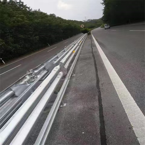 防撞端头